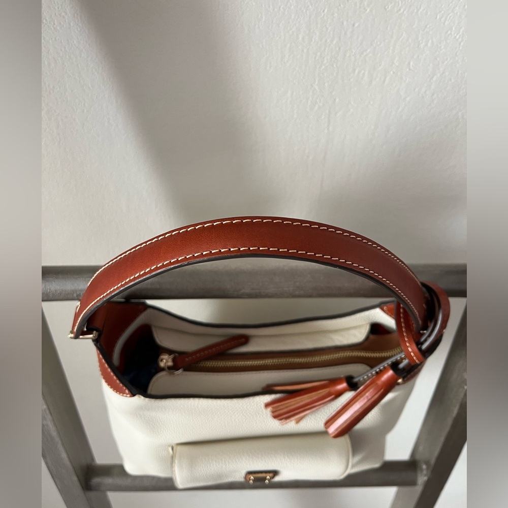 Dooney & Bourke | Pebble Grain Hobo - Picture 5 of 9